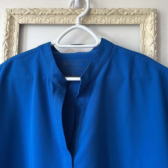 FIGS | Royal Blue Rafaela Oversized Scrub Top - Picture 5 of 12